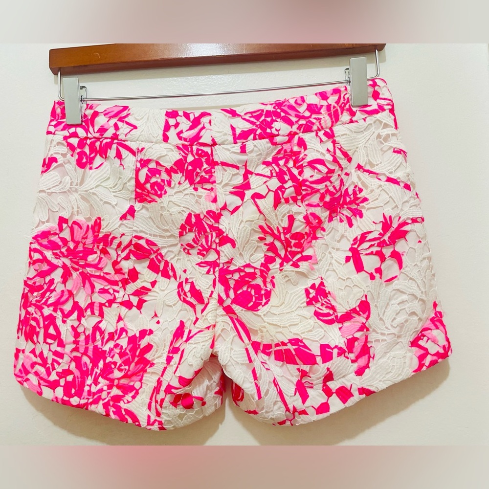 NEW LILLY PULITZER RESORT WHITE CALIENTE KELLY LACE SHORTS SIZE 00. - Picture 6 of 17